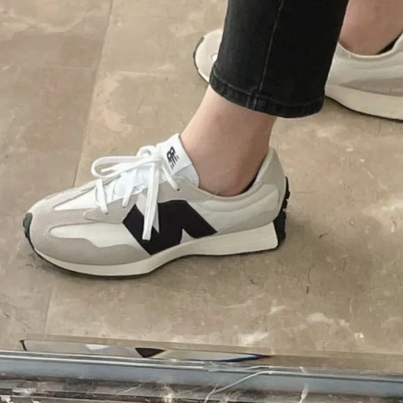 New Balance 327 Sea Salt Black（GS) Kids' - GS327FE - Picture 4 of 5